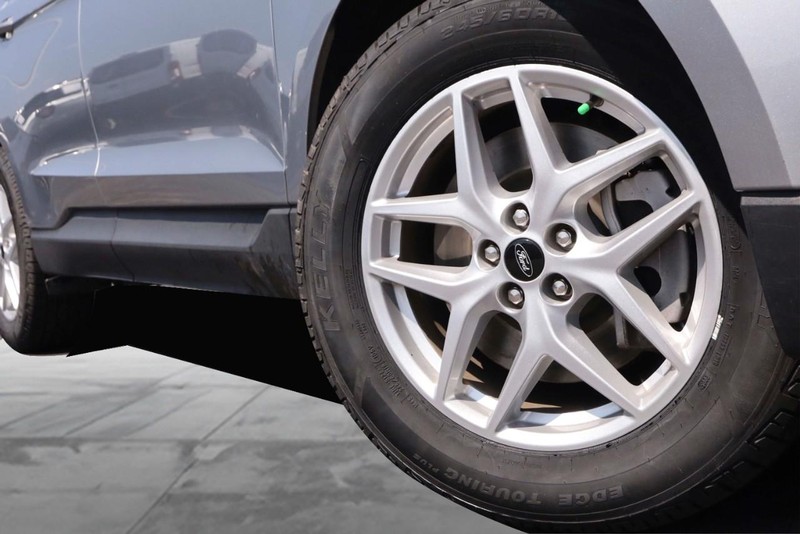 Ford Edge Vehicle Image 03