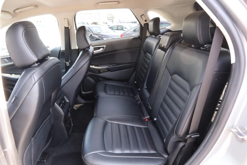 Ford Edge Vehicle Image 09