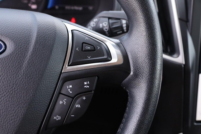 Ford Edge Vehicle Image 12