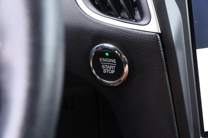 Ford Edge Vehicle Image 14