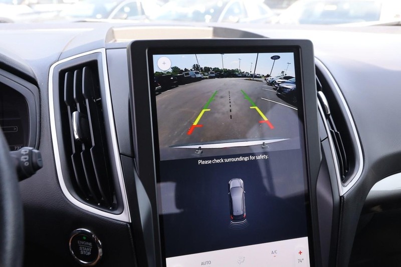 Ford Edge Vehicle Image 16