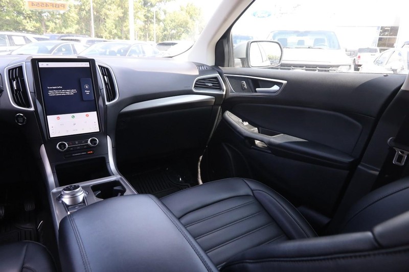 Ford Edge Vehicle Image 23