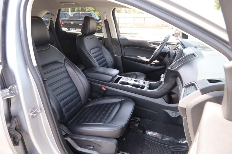 Ford Edge Vehicle Image 24