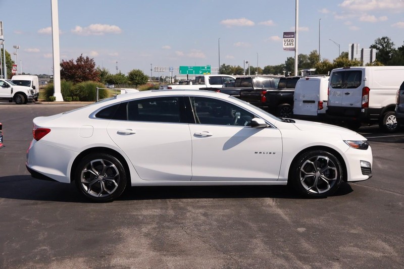Chevrolet Malibu Vehicle Image 05