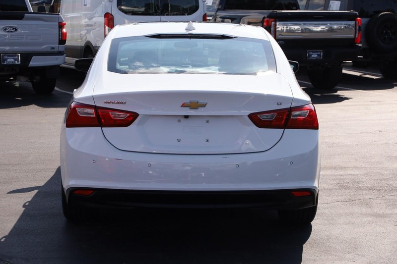 Chevrolet Malibu Vehicle Image 06