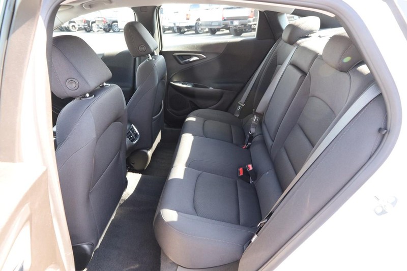 Chevrolet Malibu Vehicle Image 10
