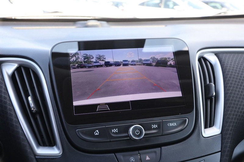 Chevrolet Malibu Vehicle Image 17