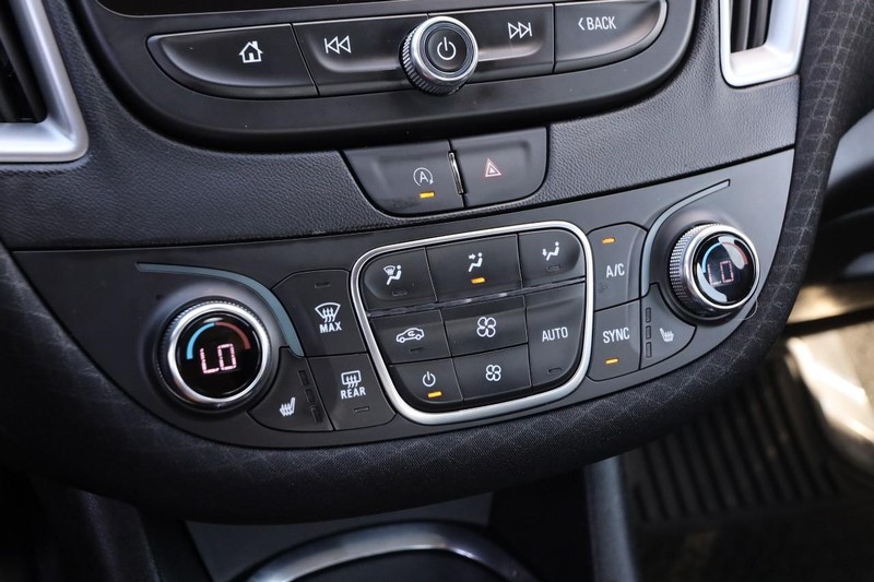 Chevrolet Malibu Vehicle Image 18