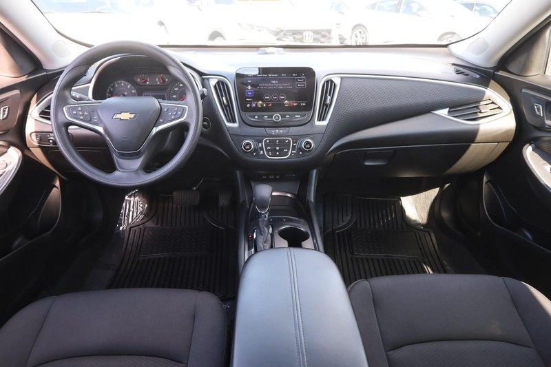 Chevrolet Malibu Vehicle Image 19