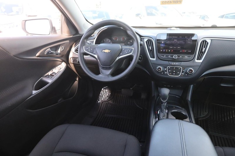 Chevrolet Malibu Vehicle Image 20