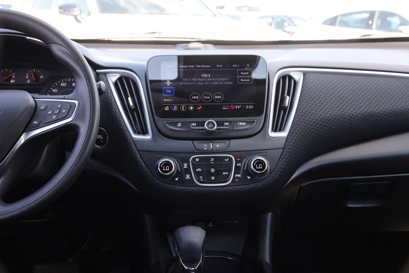 Chevrolet Malibu Vehicle Image 22