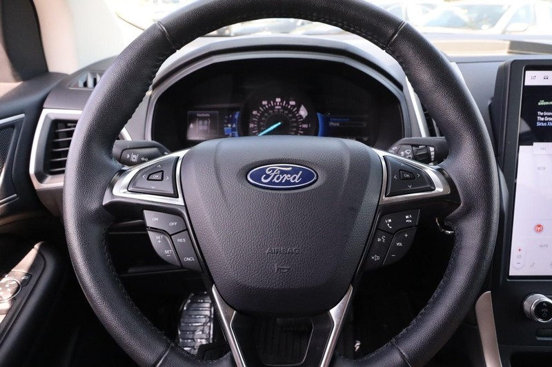 Ford Edge Vehicle Image 10