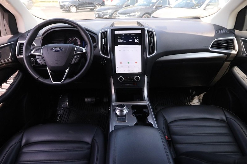 Ford Edge Vehicle Image 19