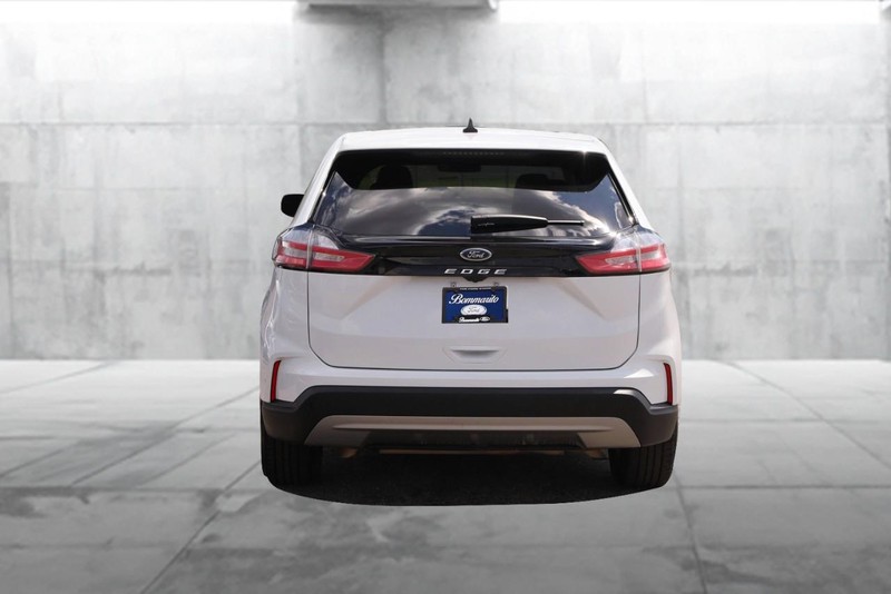 Ford Edge Vehicle Image 06