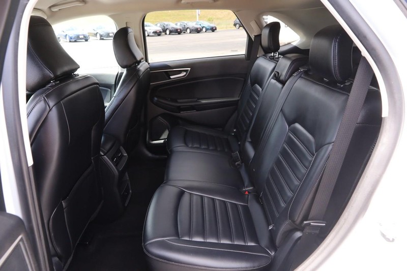 Ford Edge Vehicle Image 09