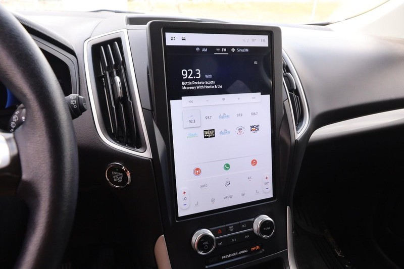 Ford Edge Vehicle Image 15