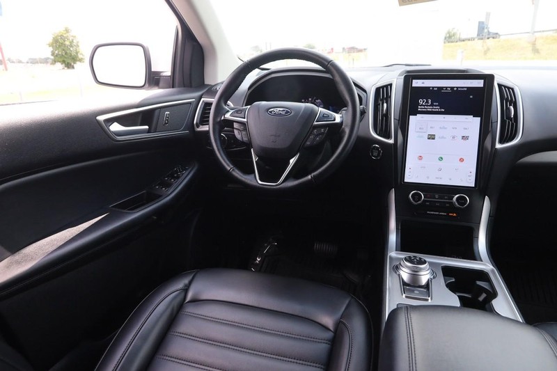 Ford Edge Vehicle Image 20