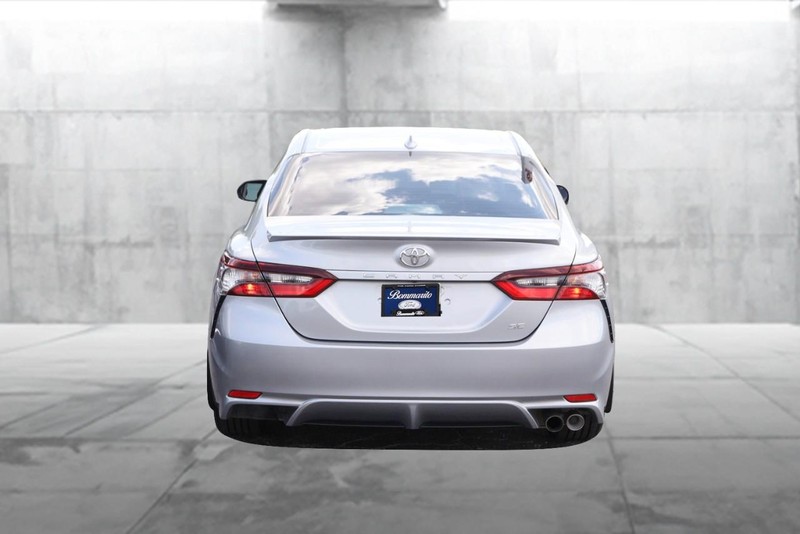 Toyota Camry Vehicle Image 06