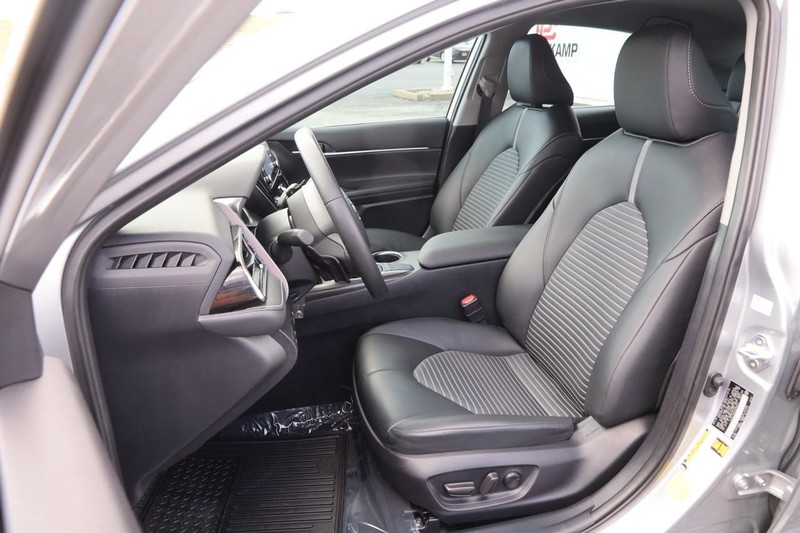Toyota Camry Vehicle Image 08