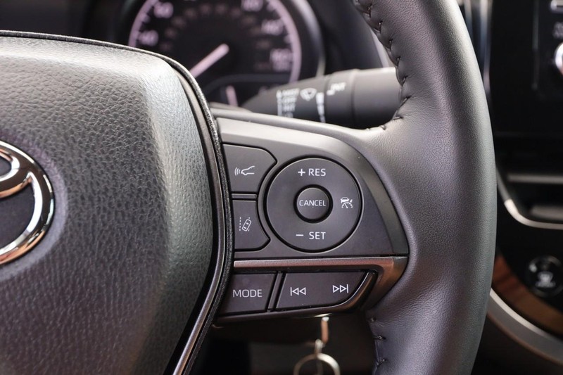 Toyota Camry Vehicle Image 12
