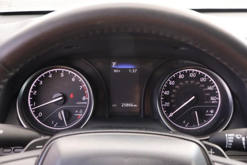 Toyota Camry Vehicle Image 13