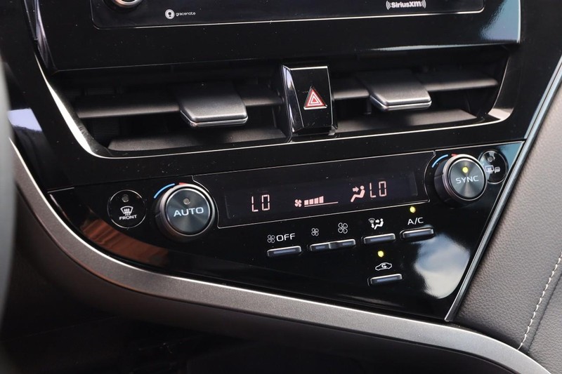 Toyota Camry Vehicle Image 16