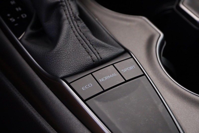 Toyota Camry Vehicle Image 17