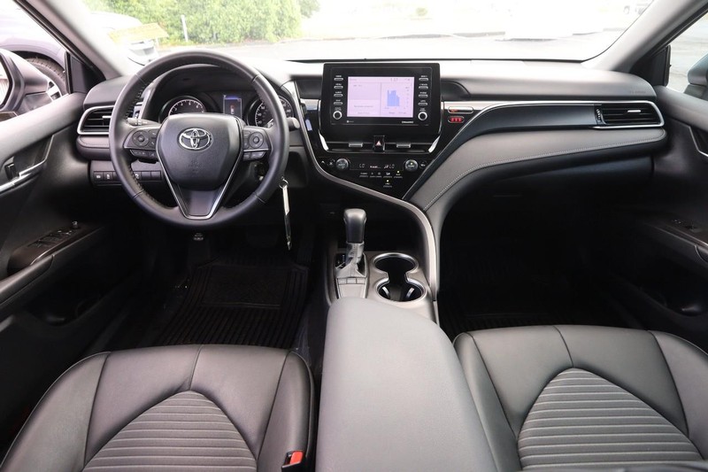 Toyota Camry Vehicle Image 19