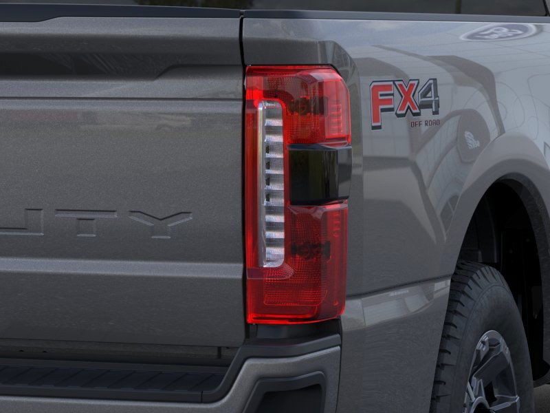 Ford Super Duty F-250 SRW Vehicle Image 21