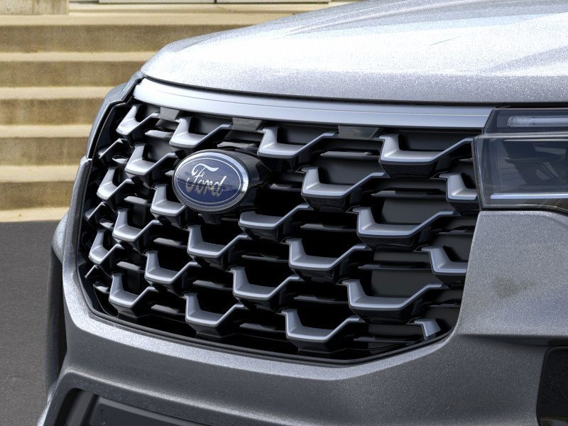 Ford Explorer Vehicle Image 17