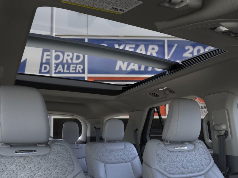 Ford Explorer Vehicle Image 22