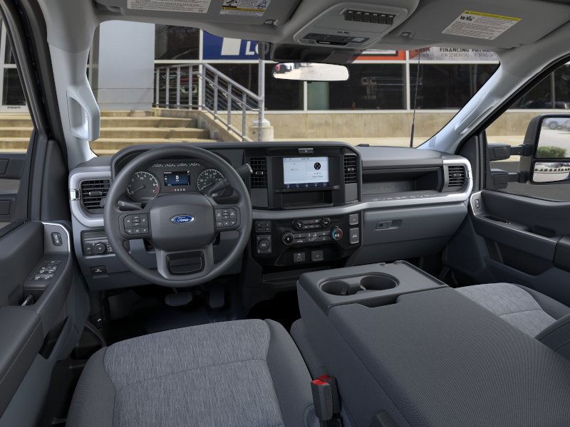 Ford Super Duty F-250 SRW Vehicle Image 09