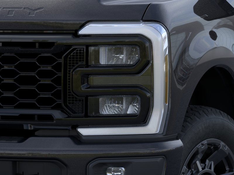 Ford Super Duty F-250 SRW Vehicle Image 18