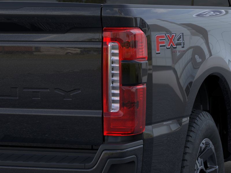 Ford Super Duty F-250 SRW Vehicle Image 21