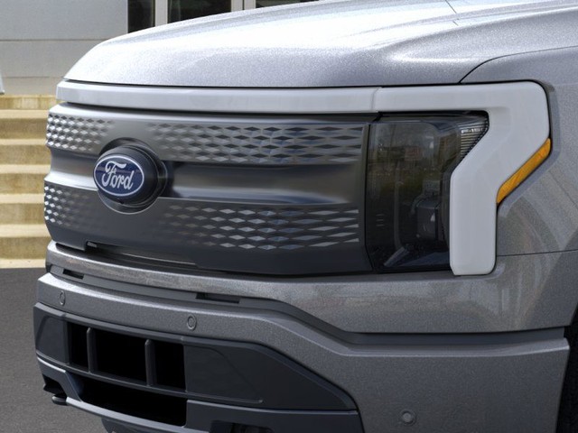 Ford F-150 Lightning Vehicle Image 17