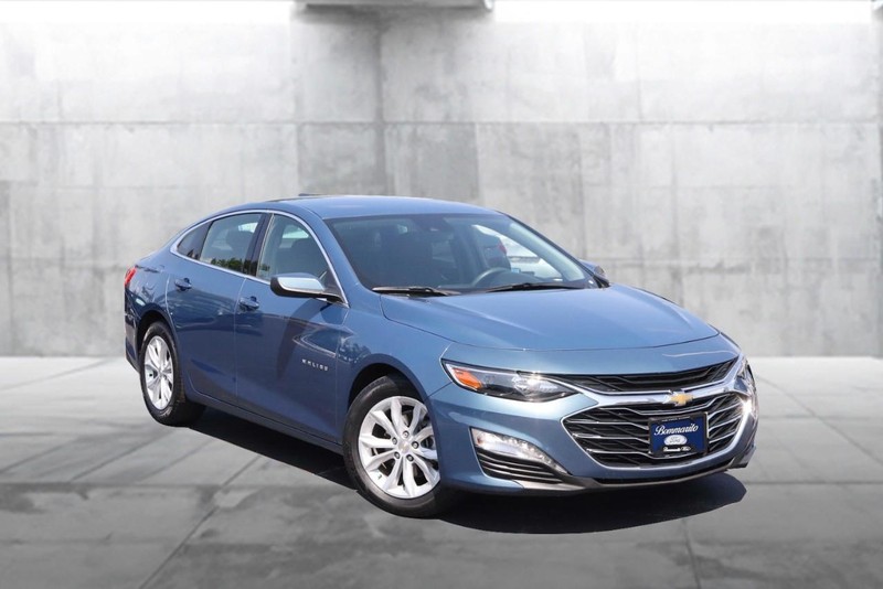 Chevrolet Malibu Vehicle Image 02
