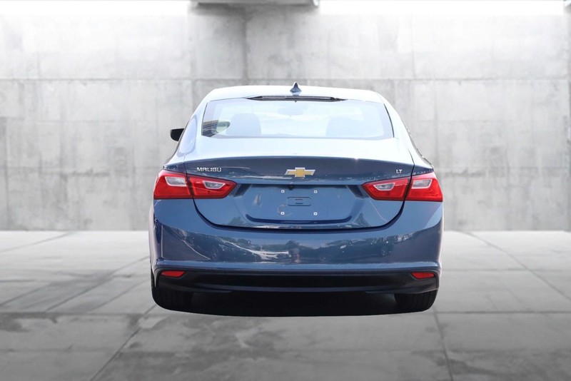 Chevrolet Malibu Vehicle Image 06