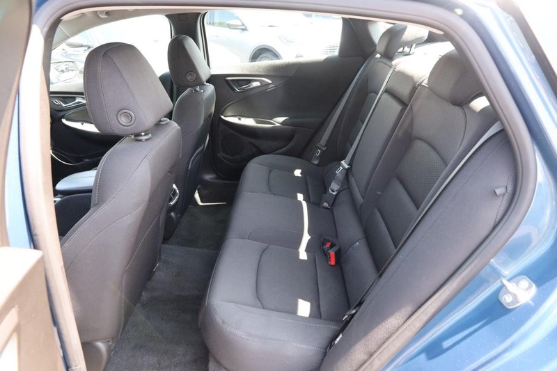 Chevrolet Malibu Vehicle Image 09
