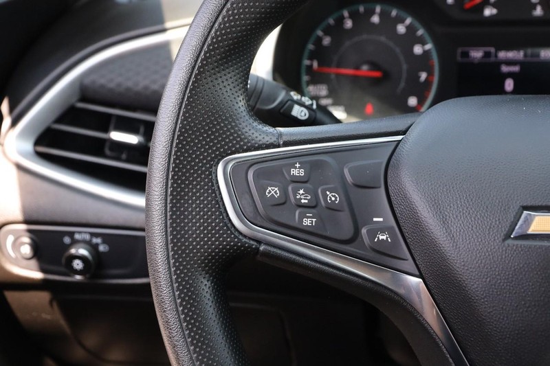 Chevrolet Malibu Vehicle Image 11