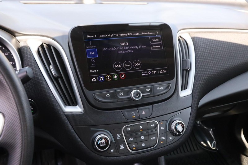 Chevrolet Malibu Vehicle Image 14