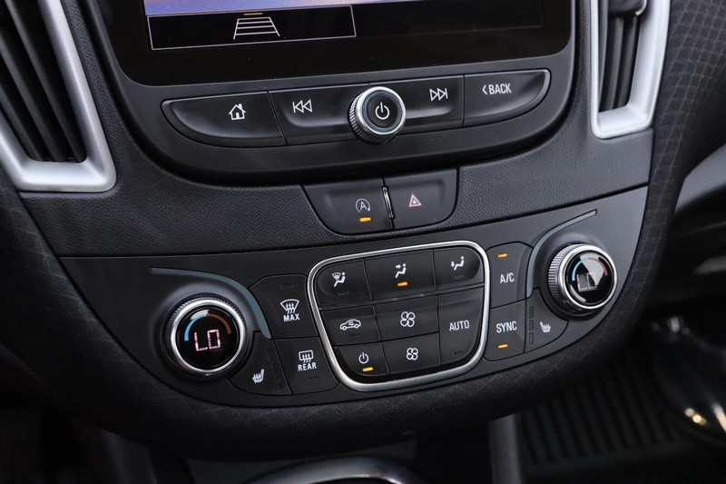 Chevrolet Malibu Vehicle Image 16