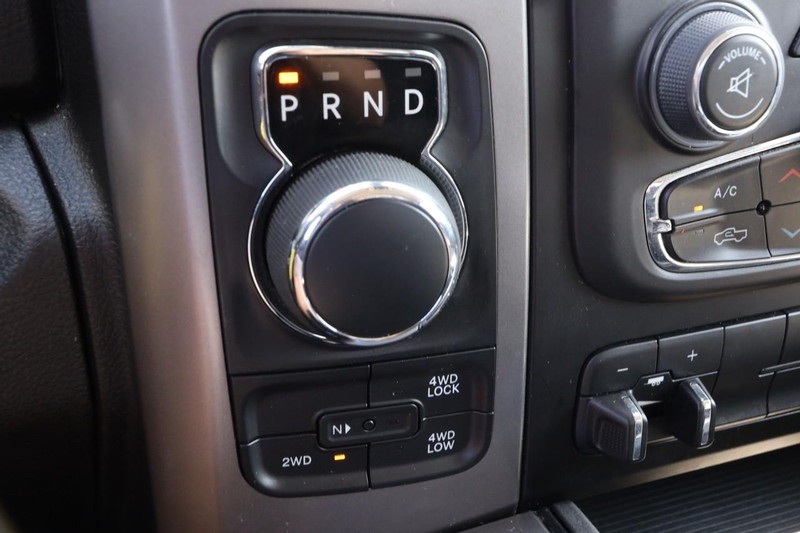 Ram 1500 Classic Vehicle Image 17