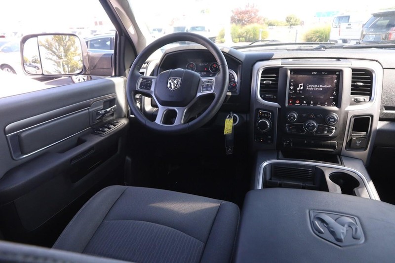 Ram 1500 Classic Vehicle Image 19