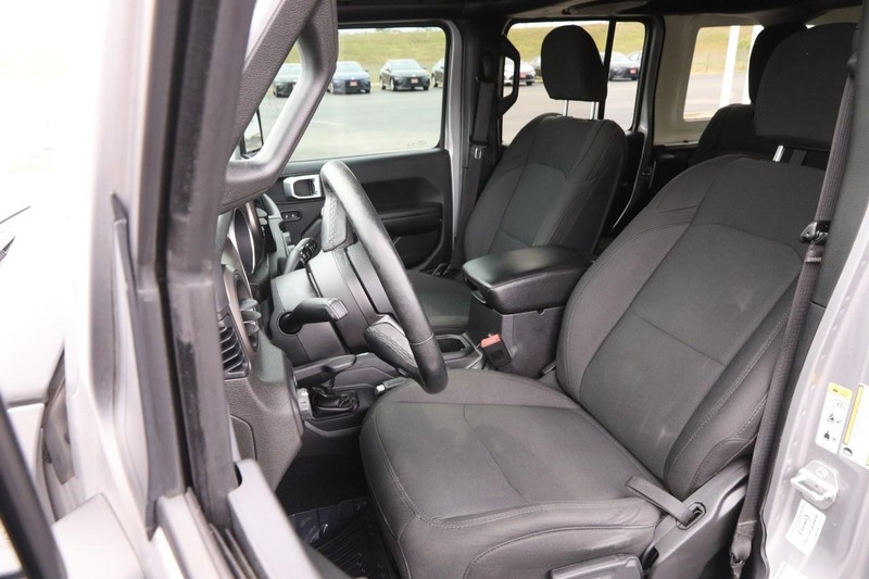 Jeep Wrangler Unlimited Vehicle Image 09