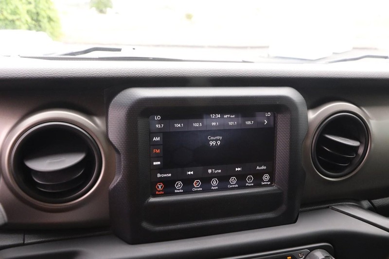 Jeep Wrangler Unlimited Vehicle Image 16