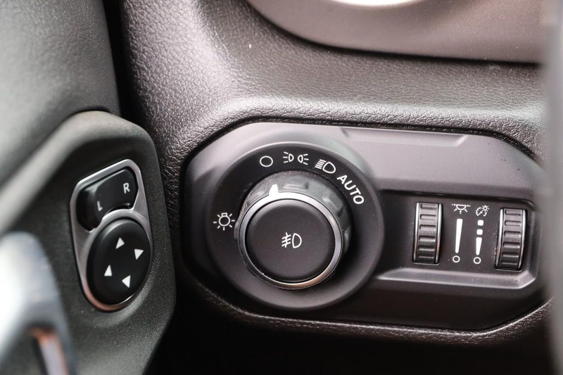 Jeep Wrangler Unlimited Vehicle Image 19