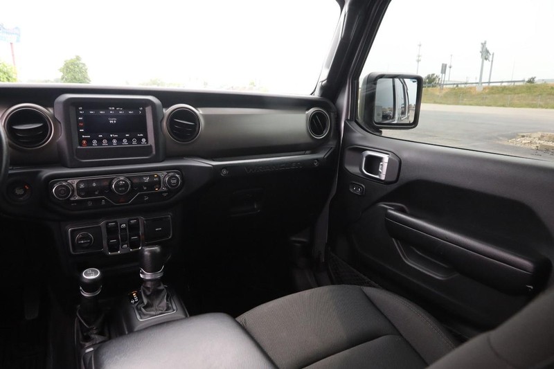 Jeep Wrangler Unlimited Vehicle Image 24