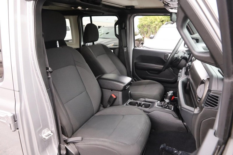 Jeep Wrangler Unlimited Vehicle Image 25