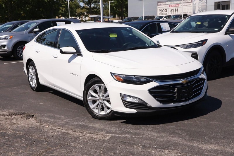 Chevrolet Malibu Vehicle Image 02