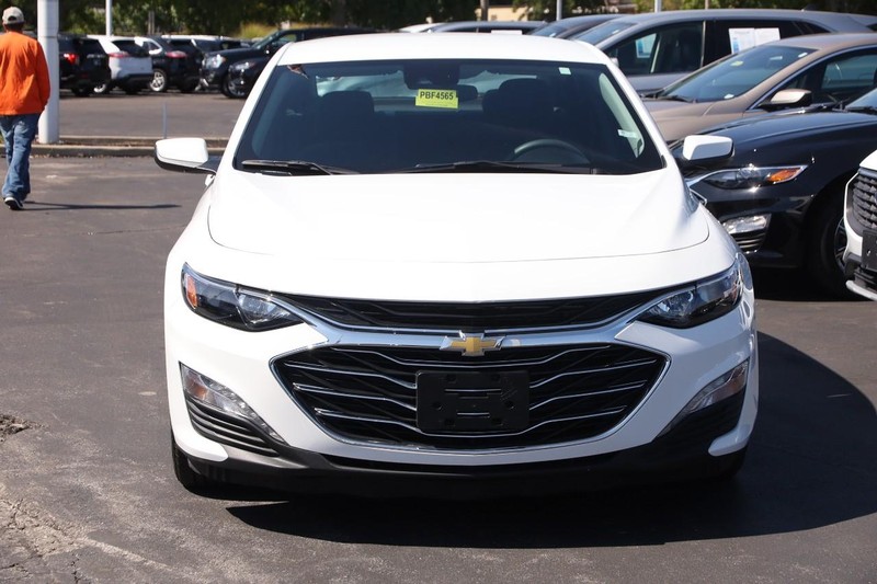 Chevrolet Malibu Vehicle Image 04